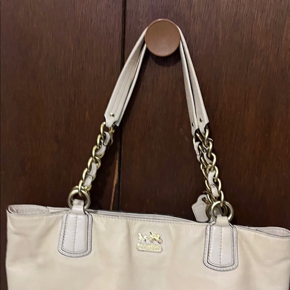 Coach Ivory Leather Shoulder Bag With hang tag, Fair condition - Picture 13 of 14